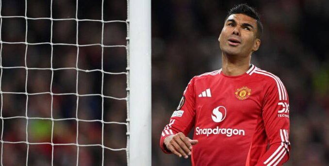 casemiro-manchester-united-v-olympique-lyonnais-uefa-europa-league-2024-25-quarter-final-second-leg-4-768x342