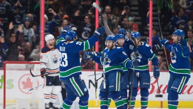 canucks-celebrate