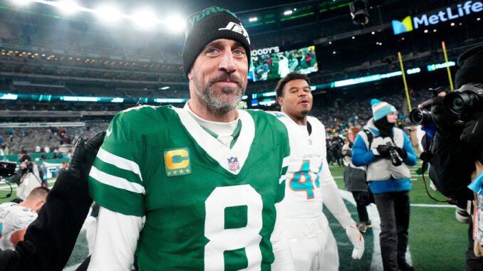 Aaron-Rodgers-with-the-New-York-Jets
